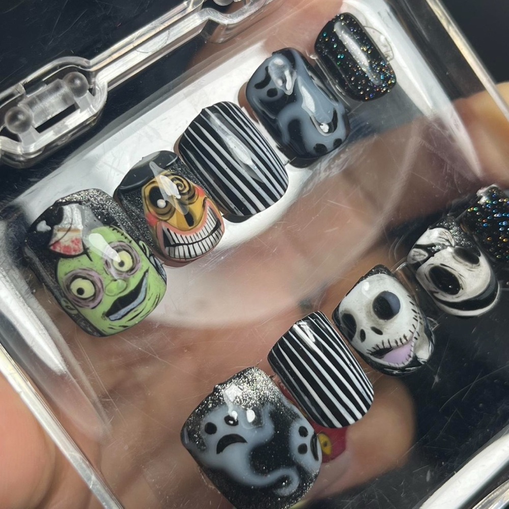 Nightmare before Christmas UNIQUE press ons
